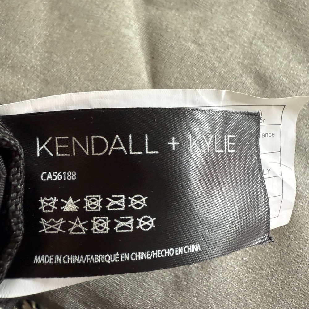 Kendall + Kyle Black Crossbody Bag - Picture 11 of 11